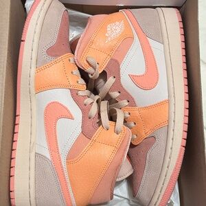 Air Jordan 1 Mid Apricot Orange